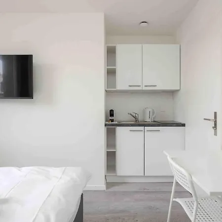 Urban Oasis With Queen Bed And View Be-22 Zurich Exterior photo