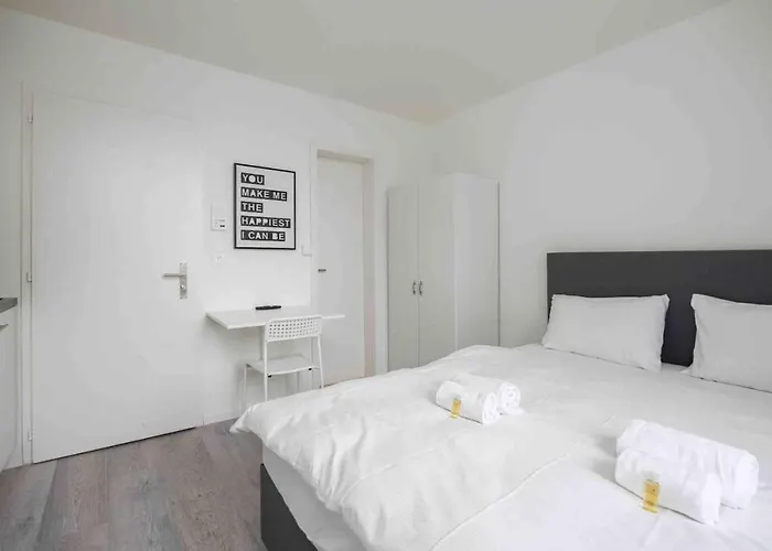Urban Oasis With Queen Bed And View Be-22