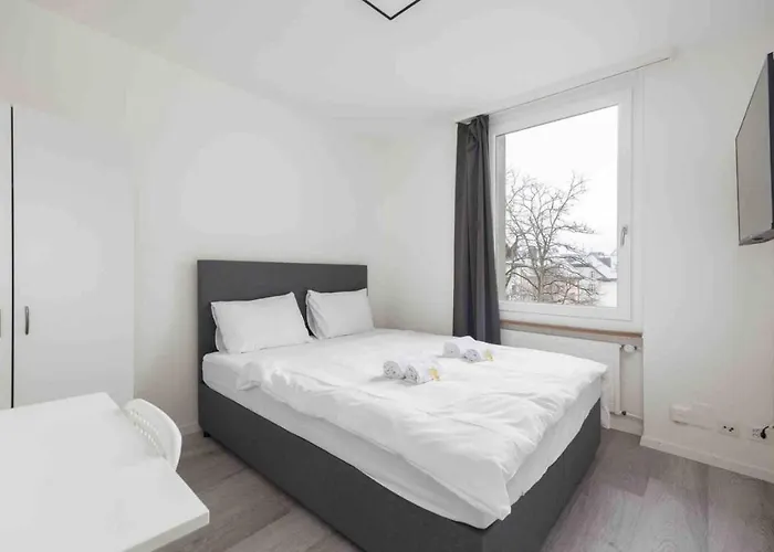 Urban Oasis With Queen Bed And View Be-22