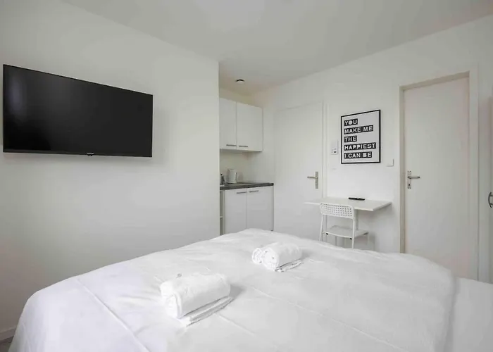 Urban Oasis With Queen Bed And View Be-22
